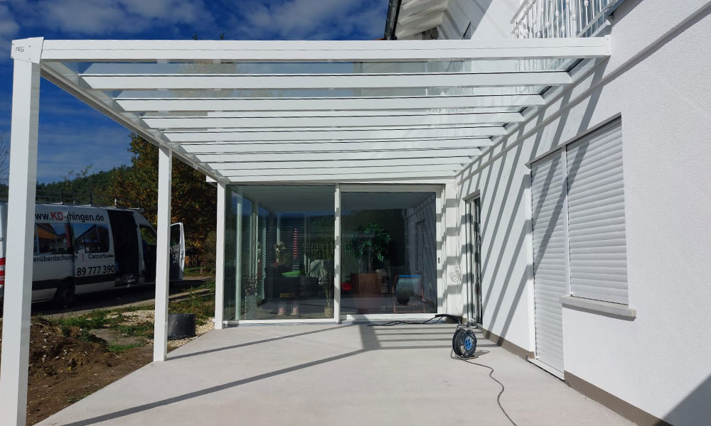 KD-Terrassenüberdachung-in-weiss Produkt von Zitberg Überdachungen