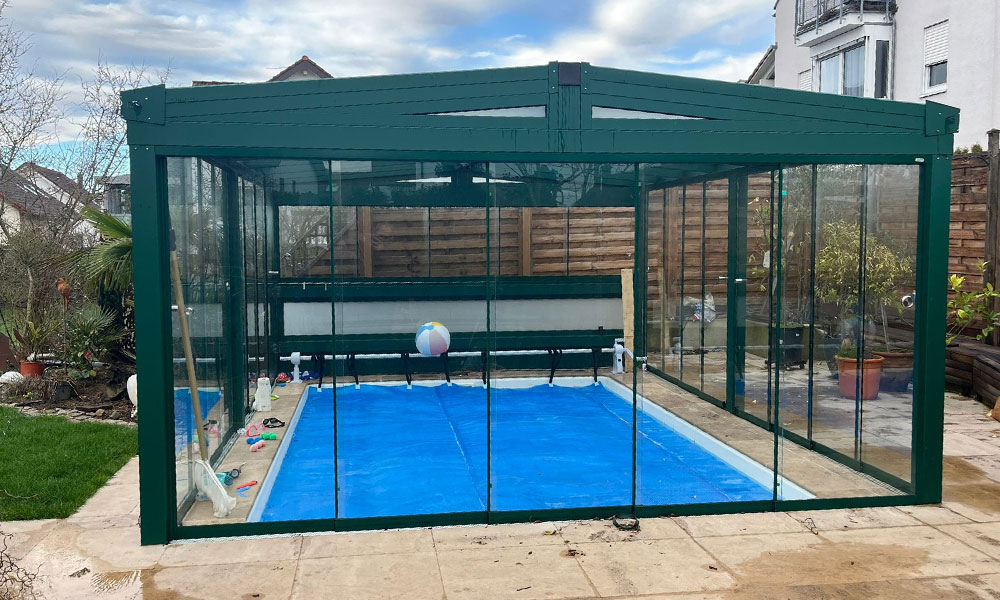 Überdachter Swimming-Pool